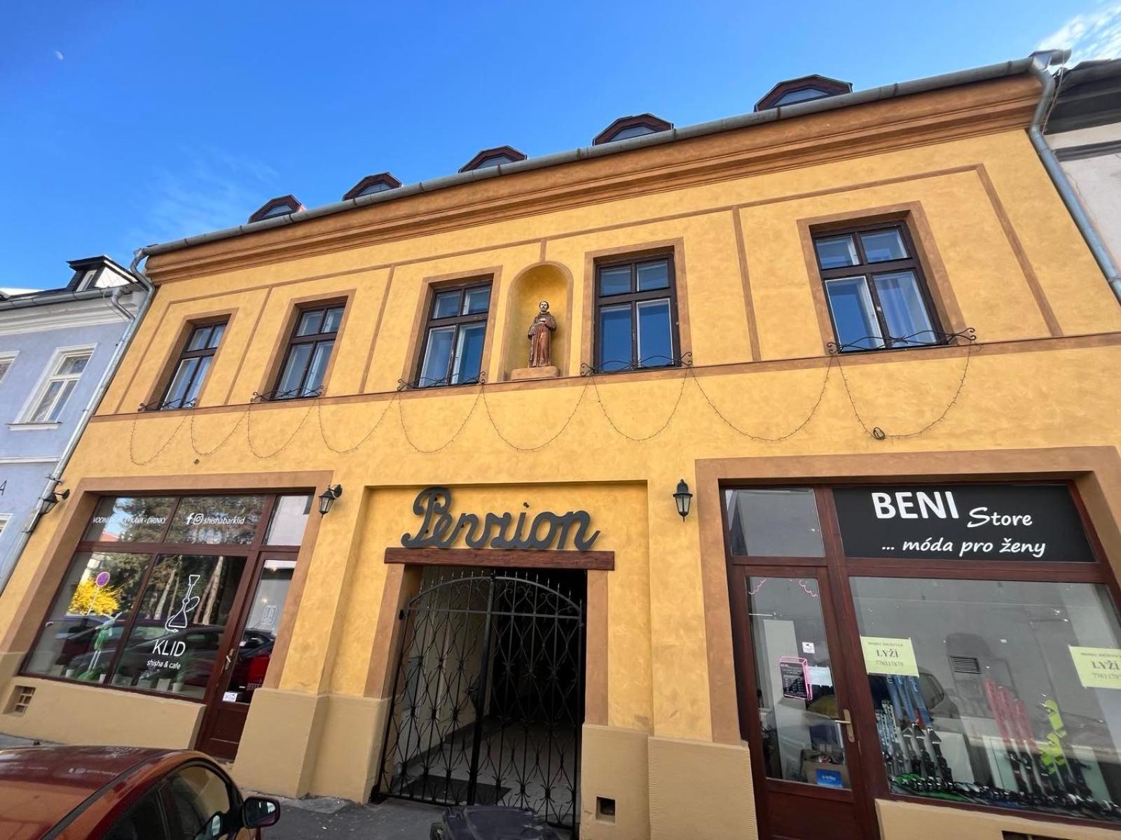 Penzion V Centru Простеёв Экстерьер фото